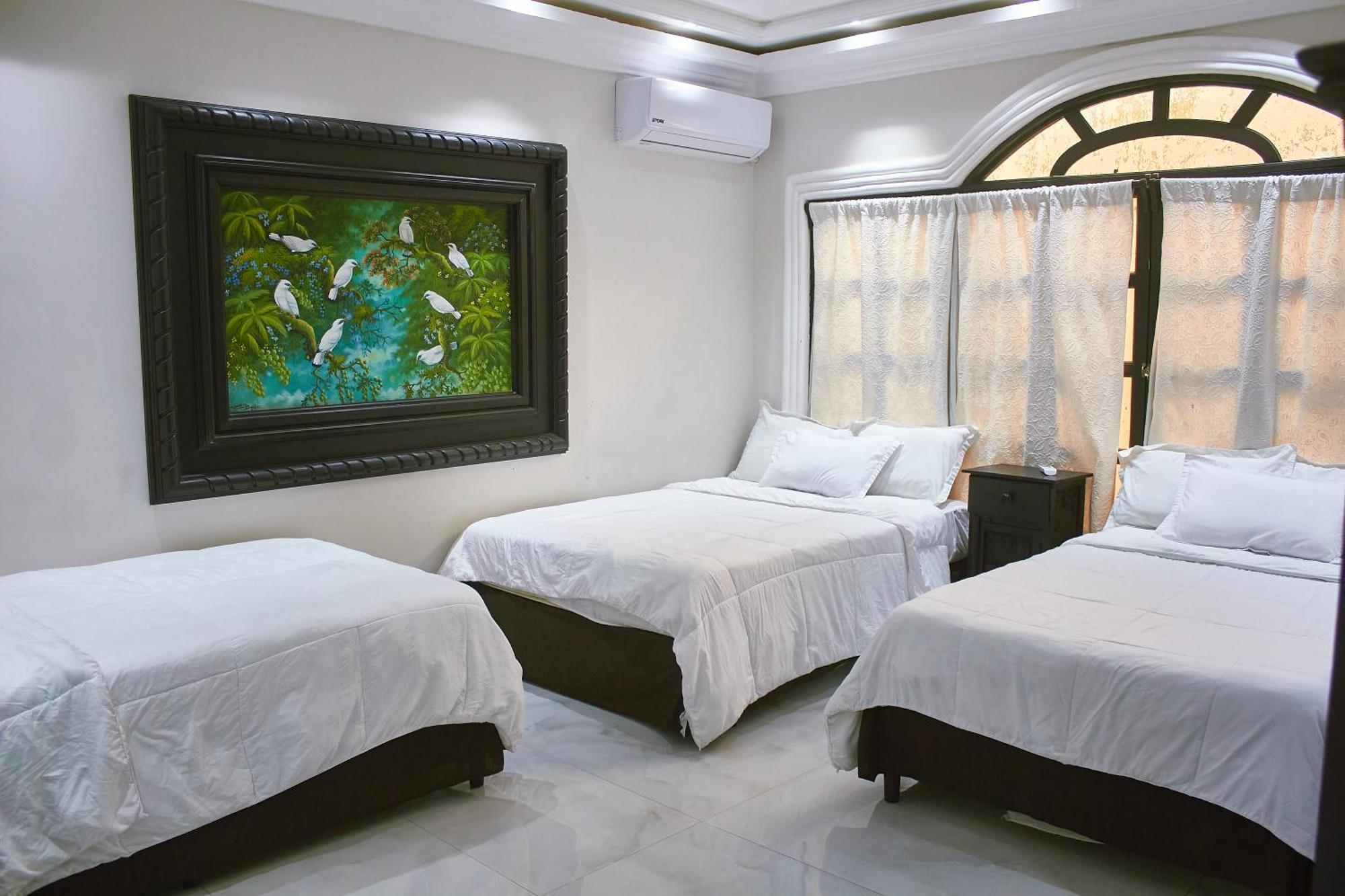 Hotel Villa Antigua San Salvador Bagian luar foto